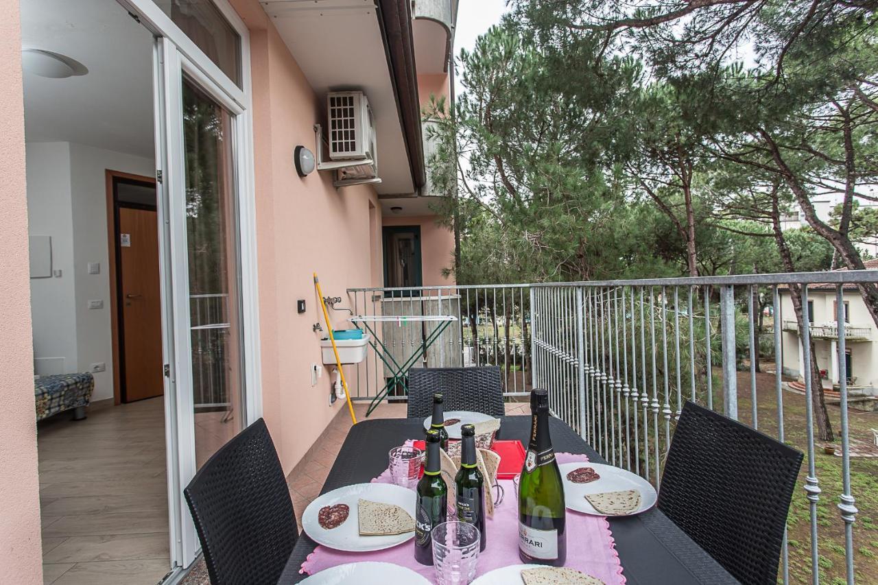 Hotel Residence Jamaica Milano Marittima Exterior photo